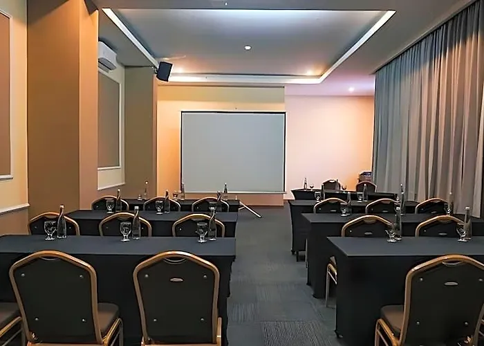 Hotel The Rivavi 3*